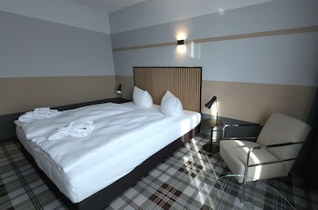 Standard Double Room Single Use, Non Smoking, Courtyard View