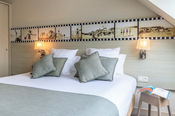 Standard Room, 1 Queen Bed (Twin bed on request)