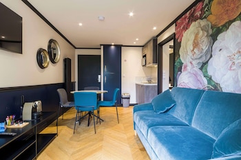 Standard Apartment, 1 Queen Bed, Non Smoking, Kitchenette (with Sofabed)
