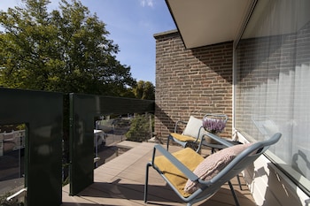 Deluxe Room, Balcony