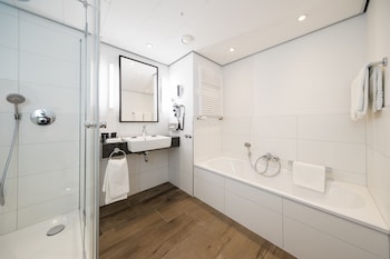 Deluxe Room, Balcony