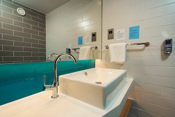 Standard Room, 1 Double Bed (with Free Hot Breakfast)