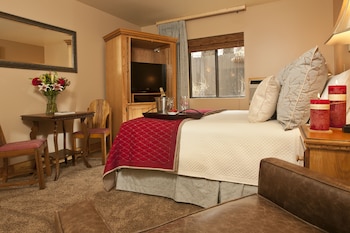 Deluxe Room, 1 King Bed
