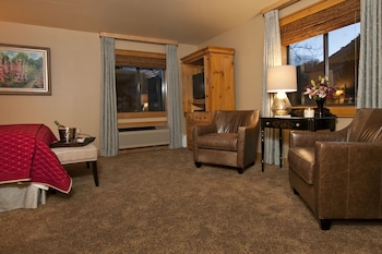 Creek Side Room