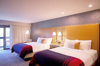 Lodge 2 Queen Beds Accessible