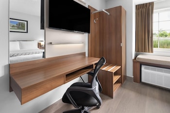 Standard Room, 1 Queen Bed