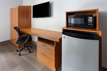 Room, 1 Queen Bed, Accessible, Non Smoking (Roll-In Shower)