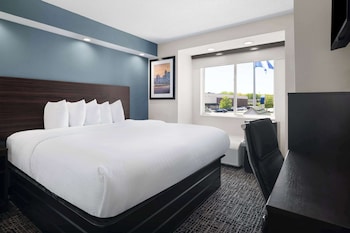 Suite, 1 King Bed, Non Smoking