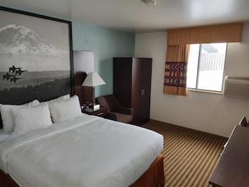 Standard Room, 1 Queen Bed, Non Smoking