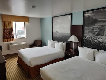 Standard Room, 2 Queen Beds, Non Smoking