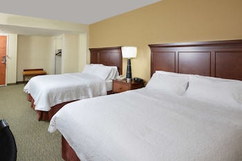 Room, 2 Queen Beds, Accessible (Mobility & Hearing, Roll-in Shower)