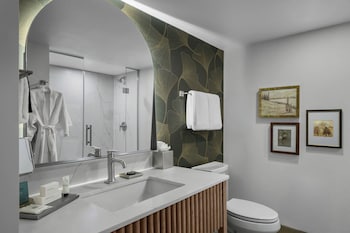 Deluxe Room, 2 Queen Beds