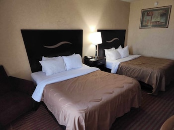 Room, 2 Queen Beds, Non Smoking
