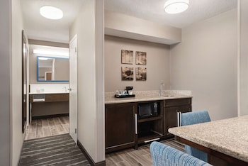2 QUEEN BEDS 1 BEDROOM SUITE W/ SOFA NONSMOKING