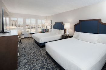 Deluxe Room, 2 Queen Beds, Non Smoking