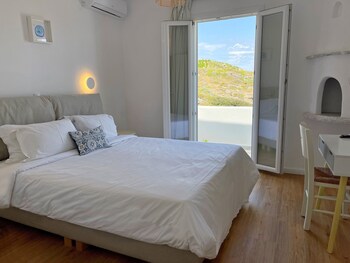 Panoramic Apartment (Pool & Sea View)