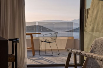 Sunrise Sea View Room