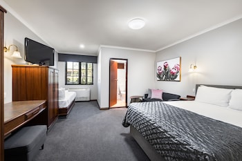 Standard Queen Room