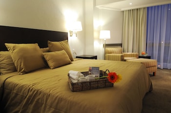 Room (Dog Friendly)