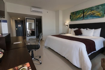 Deluxe Room, 1 King Bed