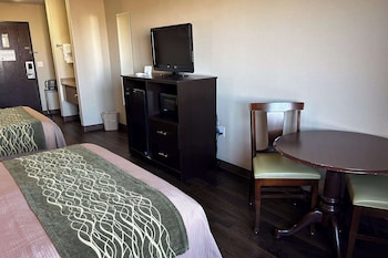 Room, 2 Queen Beds, Non Smoking (Efficiency)