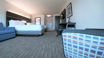 Suite, 1 King Bed with Sofa bed (Additional Living)