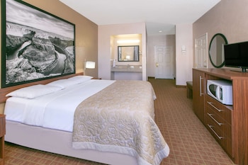 Standard Room, 1 King Bed, Accessible