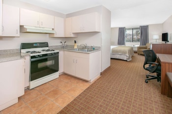 Studio Suite, 1 King Bed, Non Smoking