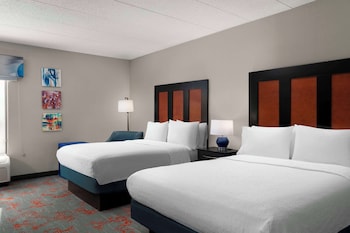 Two queen beds non smoking
