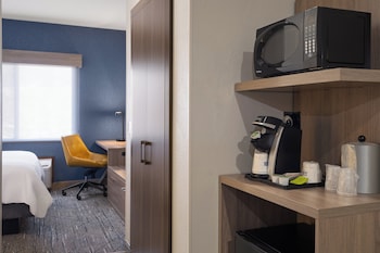 Suite, 1 Queen Bed
