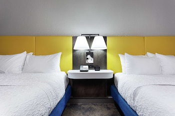 Room, 2 Queen Beds, Accessible, Bathtub (Mobility, No Sofa)