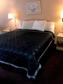 Standard Room, 1 Queen Bed, Smoking
