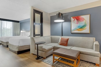 Double Room, Multiple Beds (High Floor)