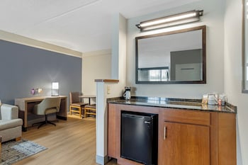Double Room, Multiple Beds (High Floor)