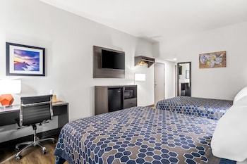 Suite, 2 Queen Beds, Non Smoking (Efficiency)