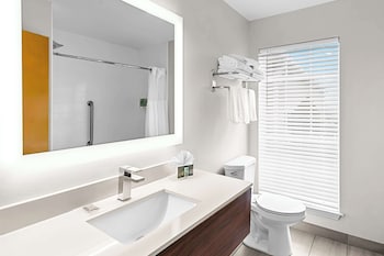 Suite, 2 Queen Beds, Non Smoking, Refrigerator & Microwave (with Sofabed)