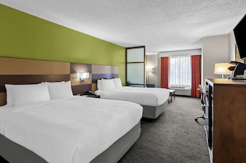 Suite, 2 Queen Beds, Non Smoking, Refrigerator & Microwave (with Sofabed)