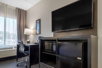 Standard Room, 2 Queen Beds, Non Smoking