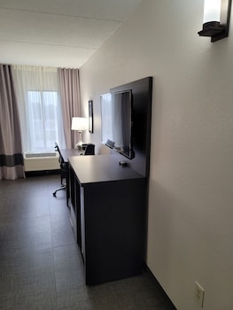 Basic Room, 1 Queen Bed, Accessible, Non Smoking