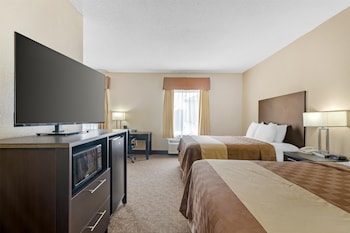 Suite, 2 Queen Beds, Non Smoking, Microwave (Larger Room;with Sofabed)