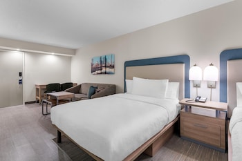 2 Queen Room with Sofabed