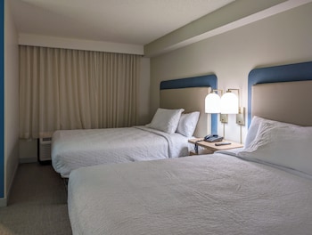 Studio, 2 Queen Beds, Accessible (Mobility & Hearing, Roll-in Shower)