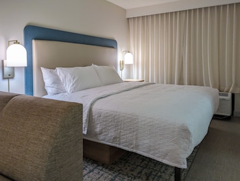 King 1 bedroom Suite mob/hear Acc Tub Sofa Sleeper / Washer & Dryer