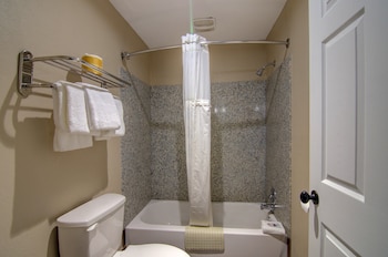 Deluxe Studio Suite, Triple beds