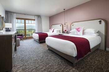 Room, 2 Queen Beds, Balcony