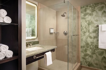 Room, 2 Queen Beds, Balcony