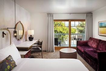 Standard Room, 1 King Bed with Sofa bed, Balcony