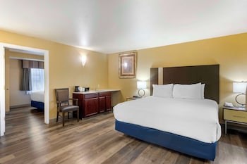 Standard Room, Multiple Beds, Non Smoking, Refrigerator & Microwave (Oversized Room)
