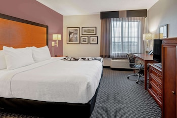 Room, 1 King Bed, Accessible, Non Smoking (Mobility,Hearing Impaired)