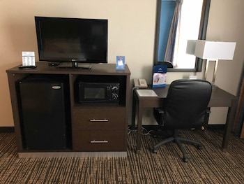 Room, 1 Queen Bed, Mobility Accessible, Non Smoking (Tub w/ Grab Bars, Balcony)